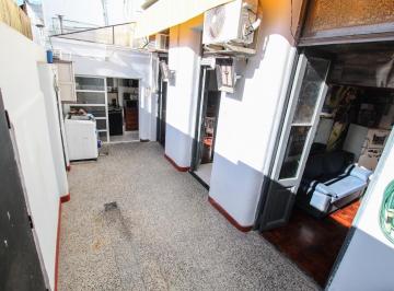 PH · 65m² · 3 Ambientes · PH en Venta de 3 Ambientes C/escritorio Villa G. Mitre Sin Expensas Multifamiliar Mucho Potencial