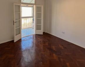 Departamento · 25m² · 1 Ambiente · Monoambiente Restaurado a Nuevo con Balcón en Larrea Casi Sarmiento, Caba.