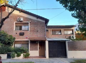 Casa · 130m² · 5 Ambientes · 1 Cochera · Casa Dúplex en Venta en San Isidro