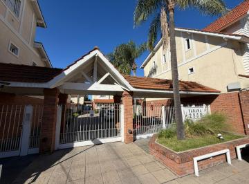Casa · 111m² · 5 Ambientes · 2 Cocheras · Duplex 5 Ambientes con 2 Cocheras en Complejo con Pileta