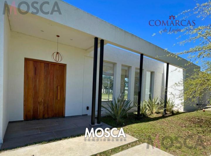 Casa · 225m² · 5 Ambientes · 2 Cocheras