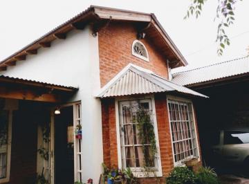 Casa de 4 ambientes, Almirante Brown · Chalet Sobre Assfalto a Escasoso m de Centro Comercia del Barrio