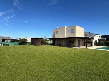 rs:fegumbzfctg5b5dd1pid8fd4 · Venta Casa 4amb, Pileta, Doble Lote, San Ramon Pilar del Este, Pilar