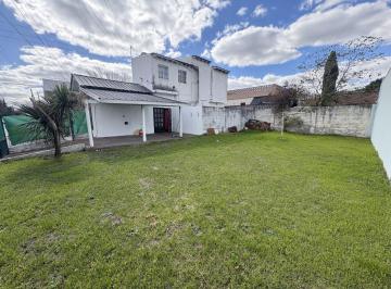 PH · 42m² · 2 Ambientes · 1 Cochera · Dpto en Alquiler con Amplio Patio y Cochera