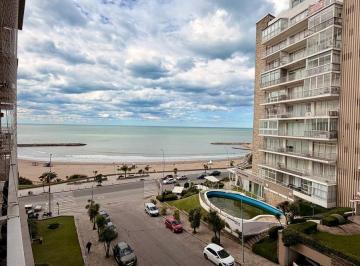 Departamento · 60m² · 3 Ambientes · 1 Cochera · Alquiler Departamento 2 Ambientes + Dependencia con Vista Al Mar