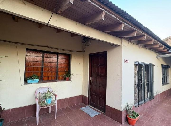 Casa · 300m² · 3 Ambientes · 1 Cochera