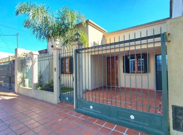 Casa · 99m² · 3 Ambientes · 1 Cochera · Venta Casa San Fernando 3amb Coch Jardin Galeria