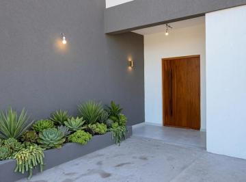 Casa · 207m² · 5 Ambientes · Casa a Estrenar en Barrio Monet, Los Cardales | 4 Dorm., Suite y Lote de 1.000 m²