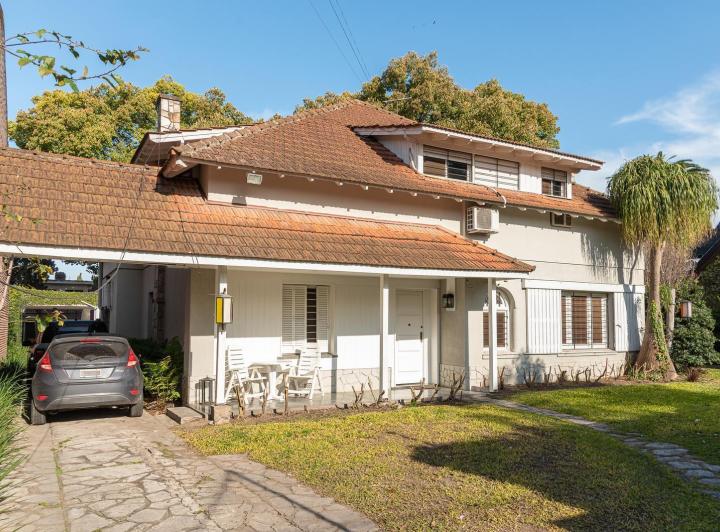 Casa · 450m² · 7 Ambientes · 6 Cocheras
