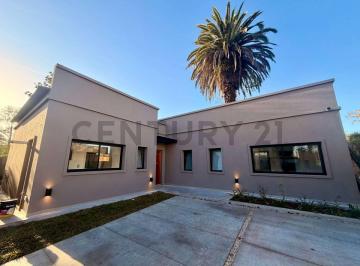 Casa · 125m² · 4 Ambientes · 2 Cocheras · Venta Casa a Estrenar 4 Ambientes Barrio Cerrado Udaondo