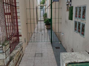 PH de 2 ambientes, Morón · Departamento Tipo Casa Al Frente 1° Piso por Escalera