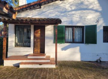 Casa · 4 Dormitorios · Casa en Bella Vista