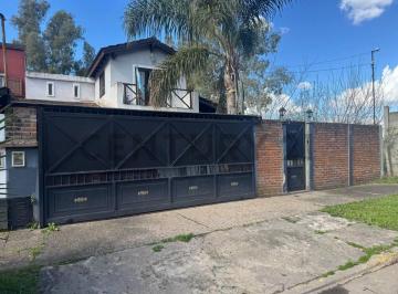 Casa · 141m² · 4 Ambientes · 2 Cocheras · Venta | Casa 4 Ambientes a Refaccionar I con Quincho y Piscina | Tortuguitas