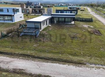 Casa · 244m² · 5 Ambientes · Casa 240 m² - 3 Dorm. 3 Baños a Estrenar en Puerto del Águila Country | Entrega