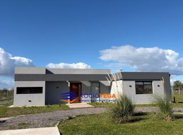 Casa · 130m² · 4 Ambientes · Casa en Alquiler en Barrio Cerrado Los Juncos, Lujan
