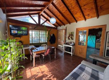 Casa · 110m² · 4 Ambientes · 2 Cocheras · Casa en Oportunidad Sobre Lote de 610 m² en Santa Celina