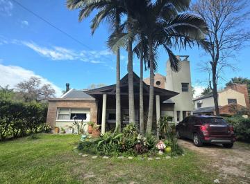 Casa · 192m² · 4 Ambientes · 1 Cochera · Importante Propiedad en Club Náutico Ubajay Oportunidad!