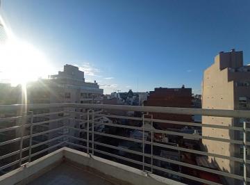 Departamento · 30m² · 1 Ambiente · Alquiler Monoambiente Luminoso con Balcón y Vista Abierta en Parque Chacabuco