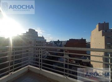 Departamento · 30m² · 1 Ambiente · Alquiler Monoambiente Luminoso con Balcón y Vista Abierta en Parque Chacabuco