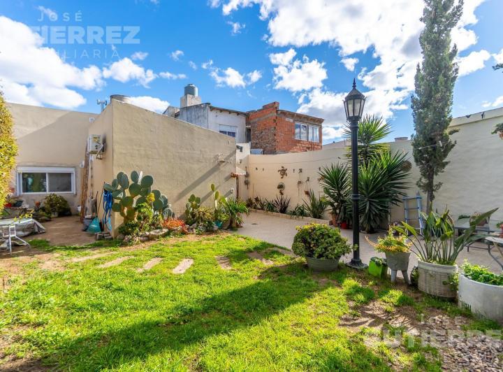 Casa · 145m² · 4 Ambientes · 1 Cochera