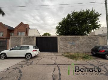 Garage · 730m² · 1 Cochera · Cochera Manual Descubierta a m D Av de Mayo Zona Don Bosco