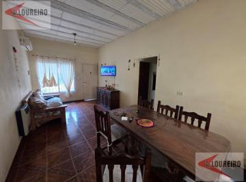 Casa · 90m² · 6 Ambientes · 2 Cocheras · Casa y Depto - Apto Para Dos Familias o Para Renta