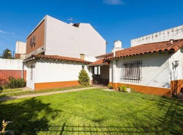 Casa de 3 ambientes, Morón · Chalet en Alquiler, Sarmiento, Castelar Norte