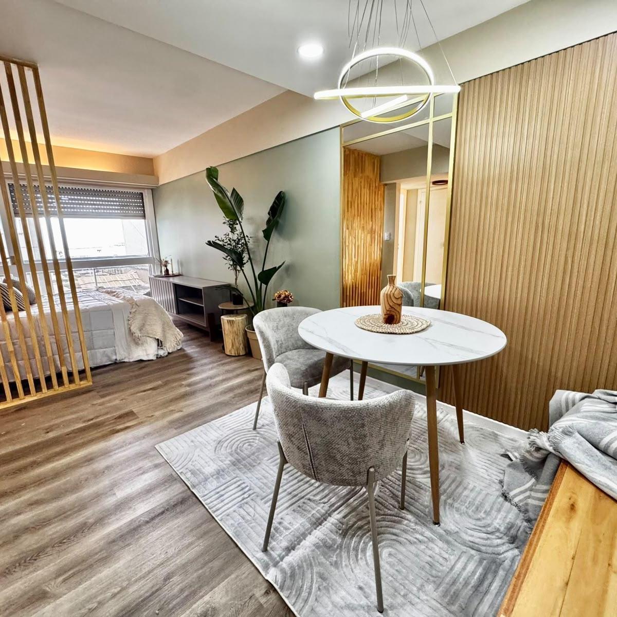 Departamento monoambiente en venta con balcón y vista al mar