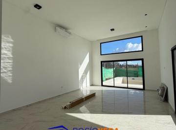 Casa · 180m² · 4 Ambientes · Casa en Alquiler en Barrio Los Juncos, Lujan, Acceso Oeste 69
