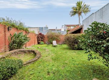 Casa · 192m² · 5 Ambientes · 1 Cochera · Venta Casa 5 Ambientes con Jardin - Villa Real - Apto Credito