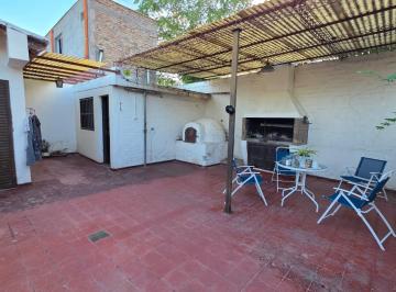Casa · 145m² · 3 Dormitorios · 1 Cochera · Casa en Alquiler en Carrodilla - Barrio Los Olivos