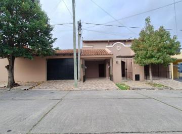 Casa de 8 ambientes, Salta · Casa en Alquiler 350 m² | 6 Dorm. | Pileta | Tres Cerritos