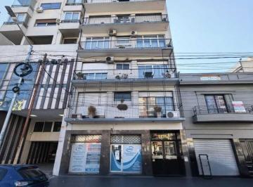 Departamento · 1m² · 3 Ambientes · Departamento Semipiso en Alquiler en Avellaneda, G. B. a. Zona Sur, Argentina