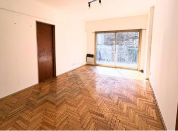 Departamento de 2 ambientes, Balvanera · Depto de 2 Ambientes en Semipiso, Balcón Al Contrafrente, Muy Luminoso - Apto Crédito
