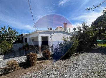 Casa · 171m² · 9 Ambientes · Se Vende | Casa Amplia y con Gran Terreno