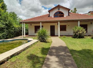 Casa · 110m² · 4 Ambientes · 1 Cochera · Casa en Venta en City Bell