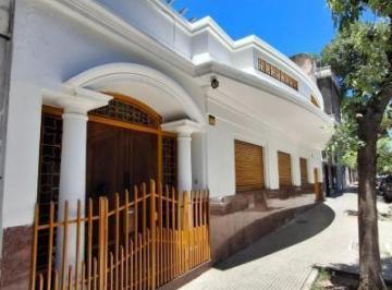 Casa · 220m² · 4 Ambientes · 1 Cochera · Venta Casa 4 Ambientes en Villa Crespo