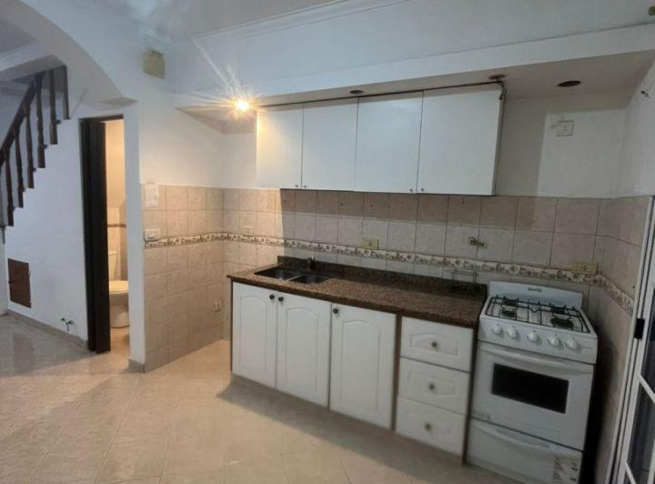 Casa · 75m² · 4 Ambientes · 1 Cochera