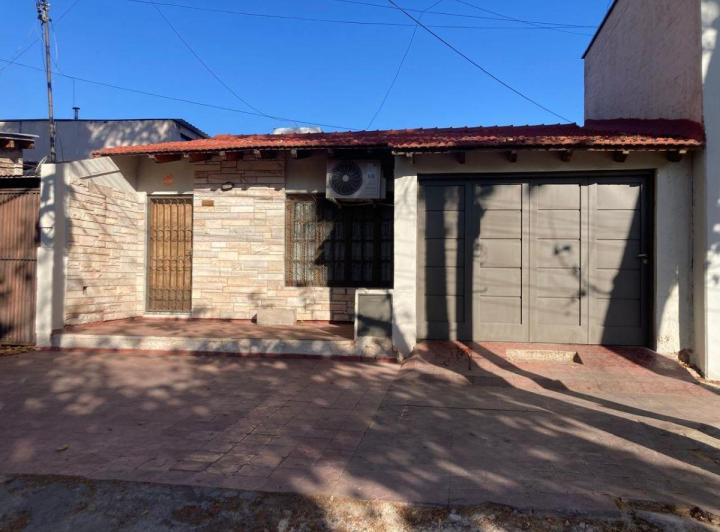Casa · 180m² · 4 Ambientes · 2 Cocheras