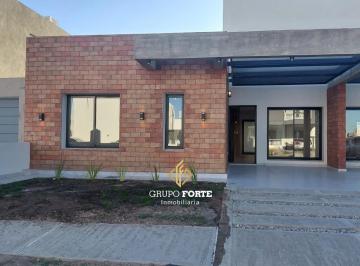 Casa · 108m² · 3 Ambientes · 2 Cocheras · Duplex Venta en San Ignacio Village 2 Dorm Excelente Calidad