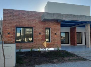 Casa · 108m² · 3 Ambientes · 2 Cocheras · Duplex Venta en San Ignacio Village 2 Dorm Calidad Premium