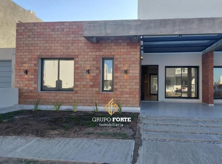 Casa · 108m² · 3 Ambientes · 2 Cocheras