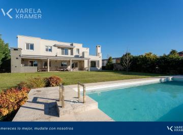 Casa · 324m² · 6 Ambientes · 6 Cocheras · Casa en Venta en Tigre