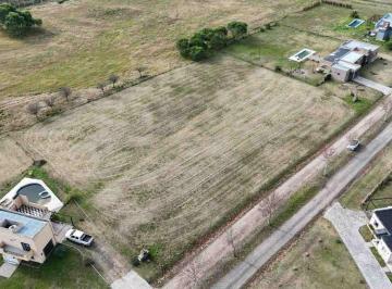 Terreno · 2000m² · Venta Lote Central - Vista Al Golf y Río Luján.