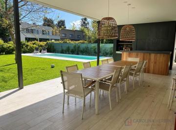 Casa · 276m² · 6 Ambientes · 2 Cocheras · Casa en Alquiler Temporario en Barrio Cerrado Los Berros 2 Bella Vista