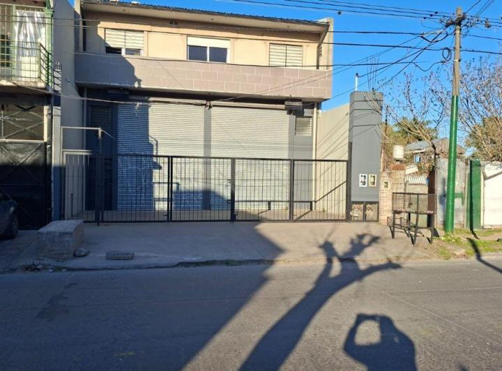Local comercial · 150m² · 1 Ambiente · 2 Cocheras