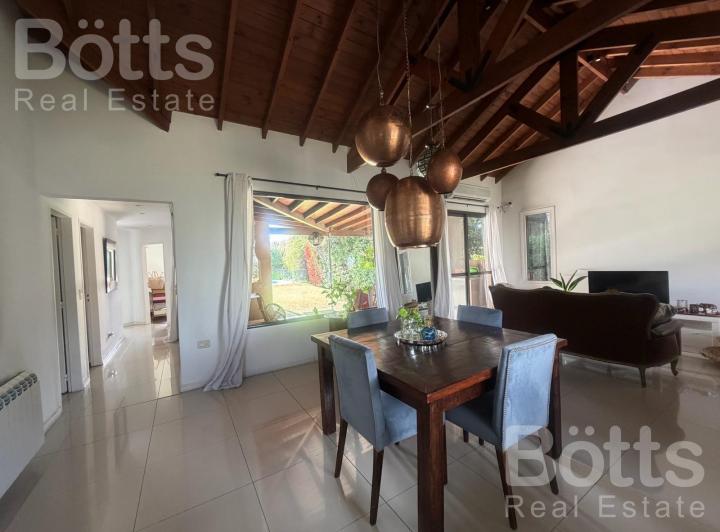Casa · 178m² · 4 Ambientes · 3 Cocheras