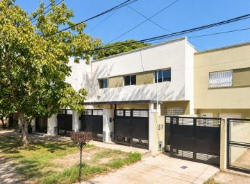 Casa de 3 ambientes, La Plata · Duplex en Venta en 136 Entre 42 y 43