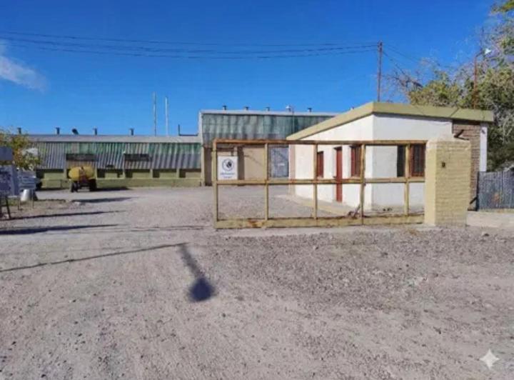 Depósito · 3500m² · 10 Ambientes · 5 Cocheras