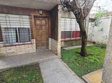 Casa · 101m² · 3 Ambientes · 2 Cocheras · Venta Casa 3 Amb. Parque y Cochera Ezpeleta